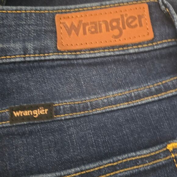 Wrangler High Rise True Straight Medium Wash Women's Jeans 16W X 34L - Picture 3 of 7